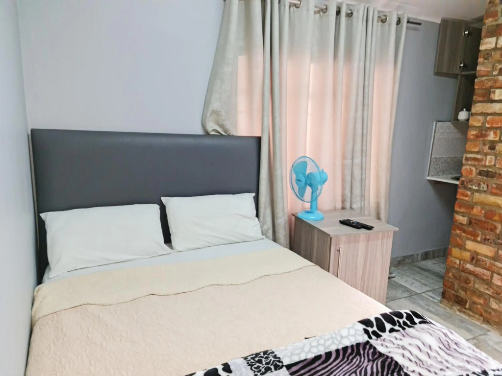 Hasate Guest House 10 Florence street Oakdale Belliville 7530 cape town south African, photo 2
