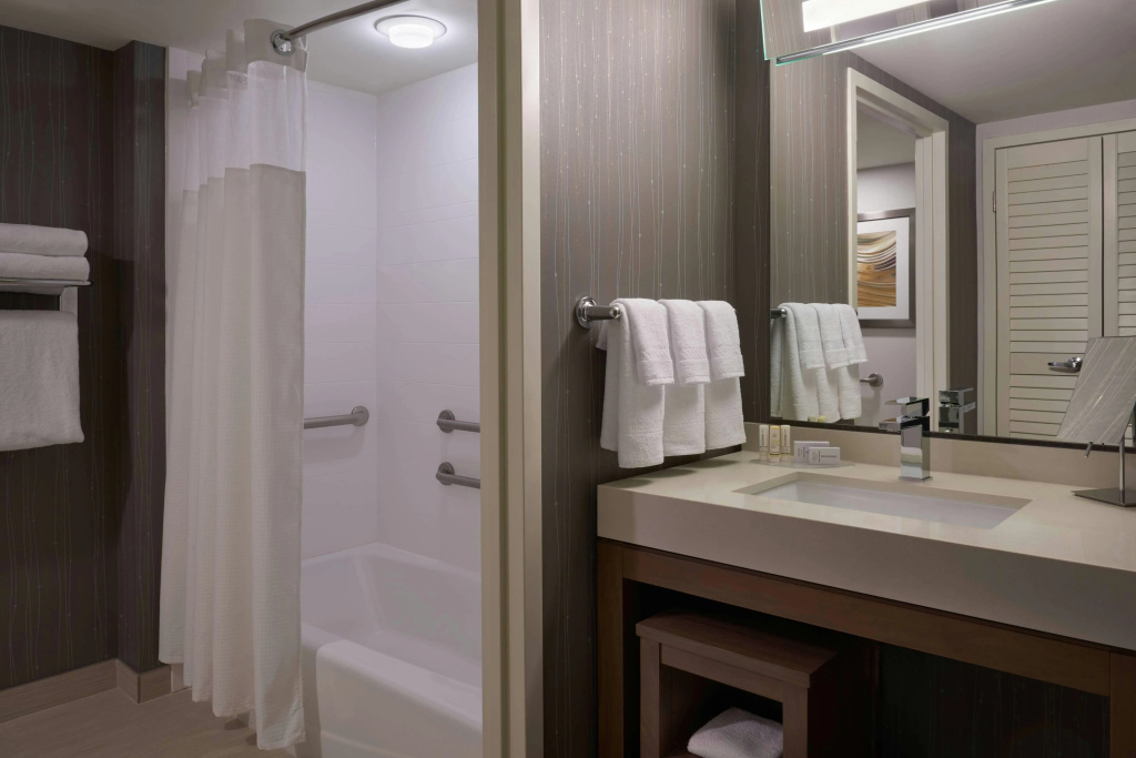 Courtyard by Marriott Toronto Airport — photo 8
