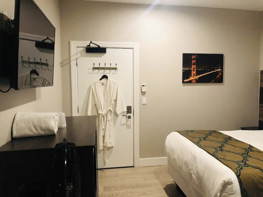 Bay Hotel — photo 6