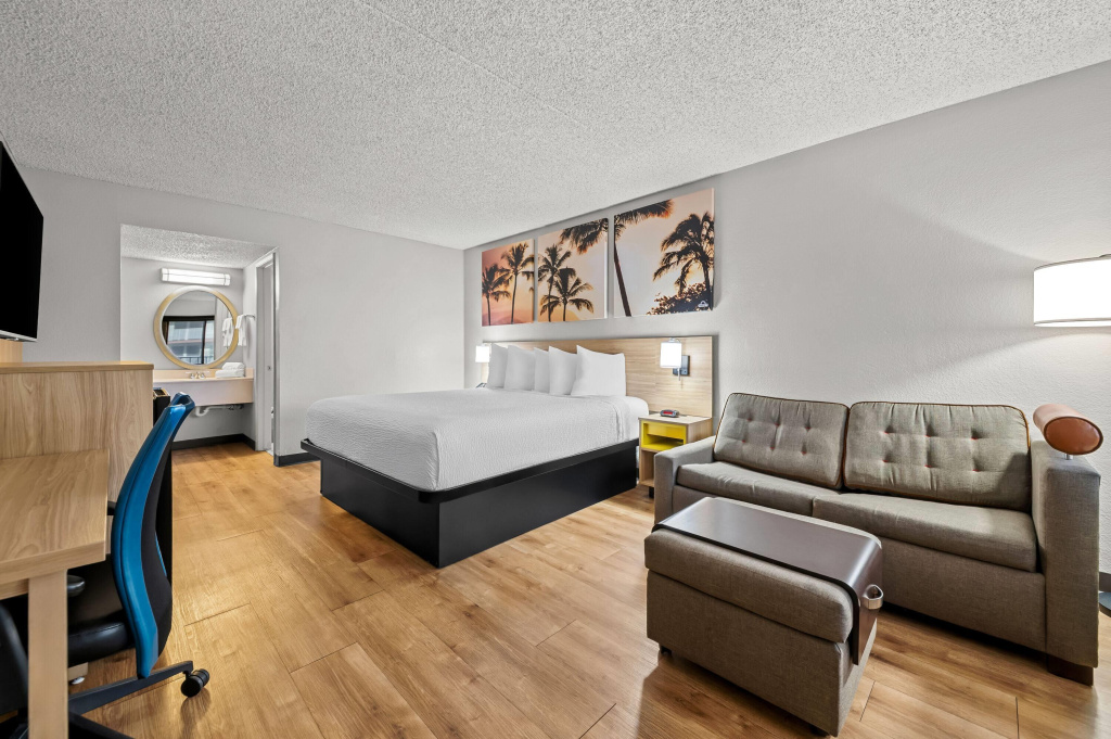 Days Inn by Wyndham Buena Park — photo 6
