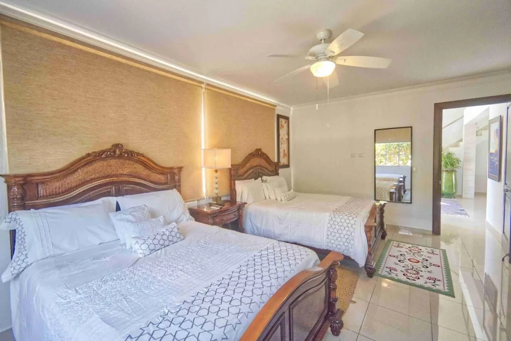 Large Golf View Villa With Pool Jacuzzi and Staff — photo 4
