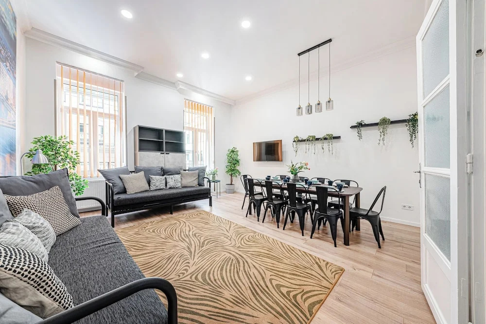 The Other Side - Spacious 3BR with Jacuzzi and Private Sauna, photo 5