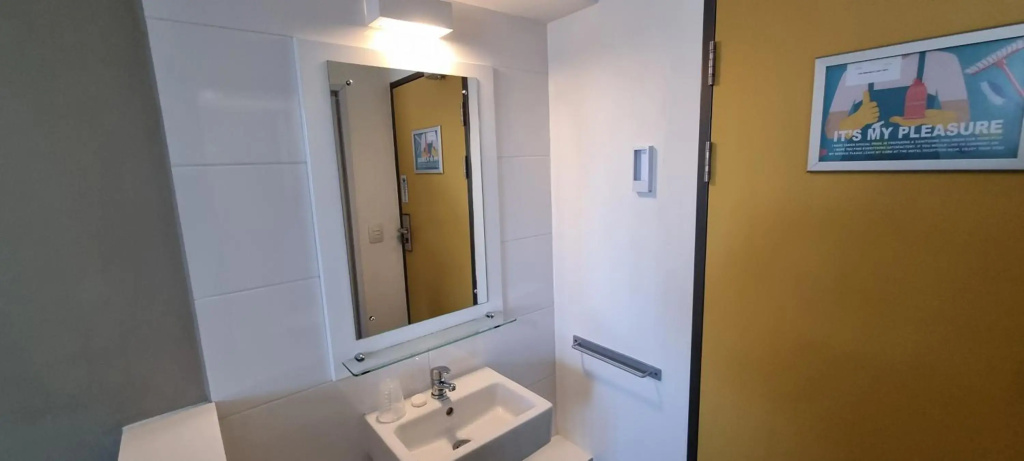 Check Inn Hotel — photo 8
