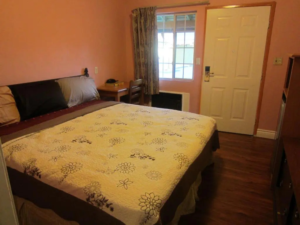 Travel Eagle Inn Motel — photo 6