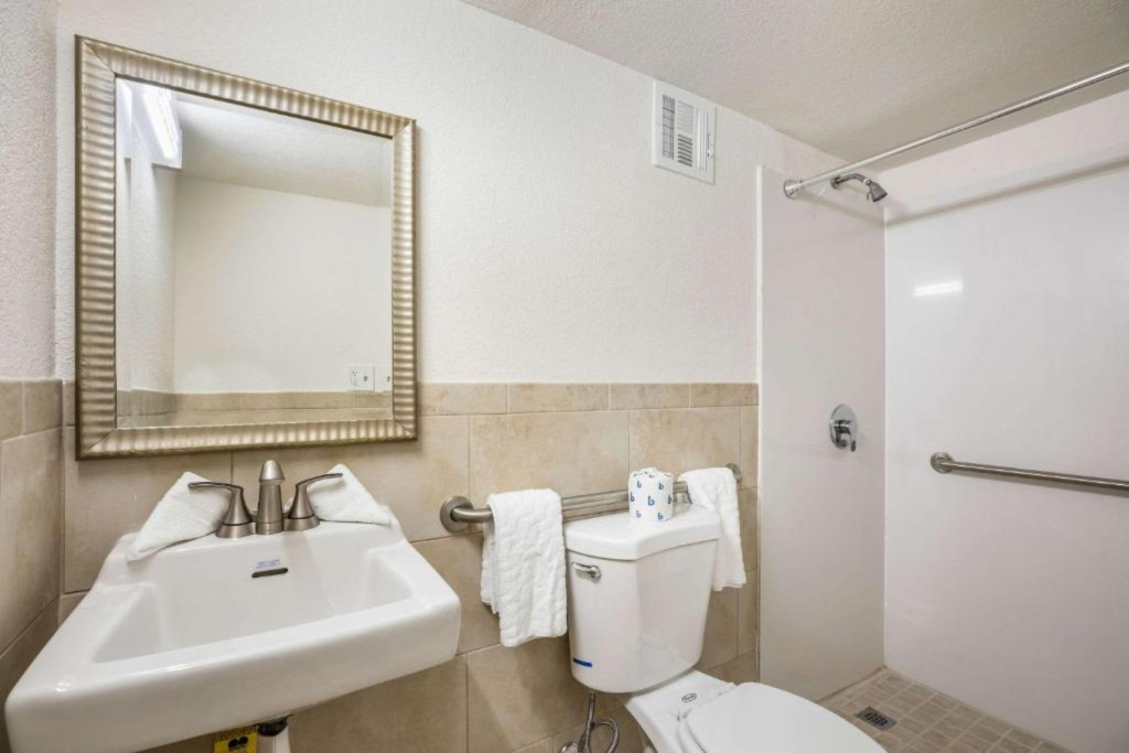 OYO Hotel Orlando Airport — photo 7