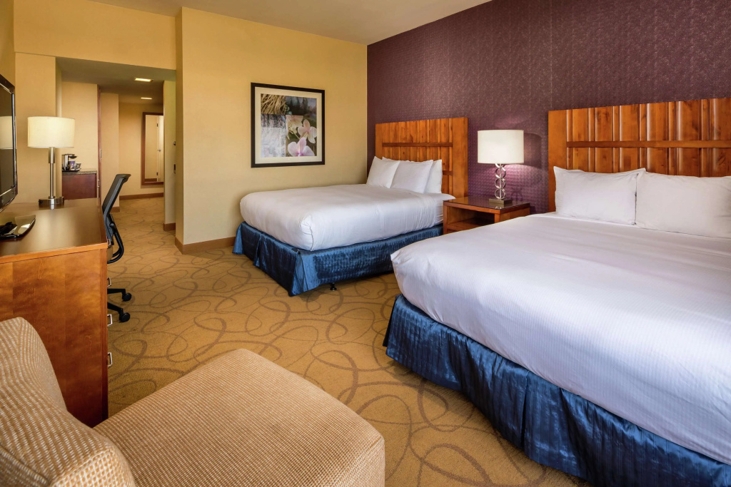 DoubleTree by Hilton Carson — photo 7