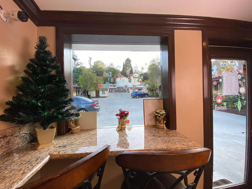 El Patio Inn - Near Universal Studios Hollywood — photo 7