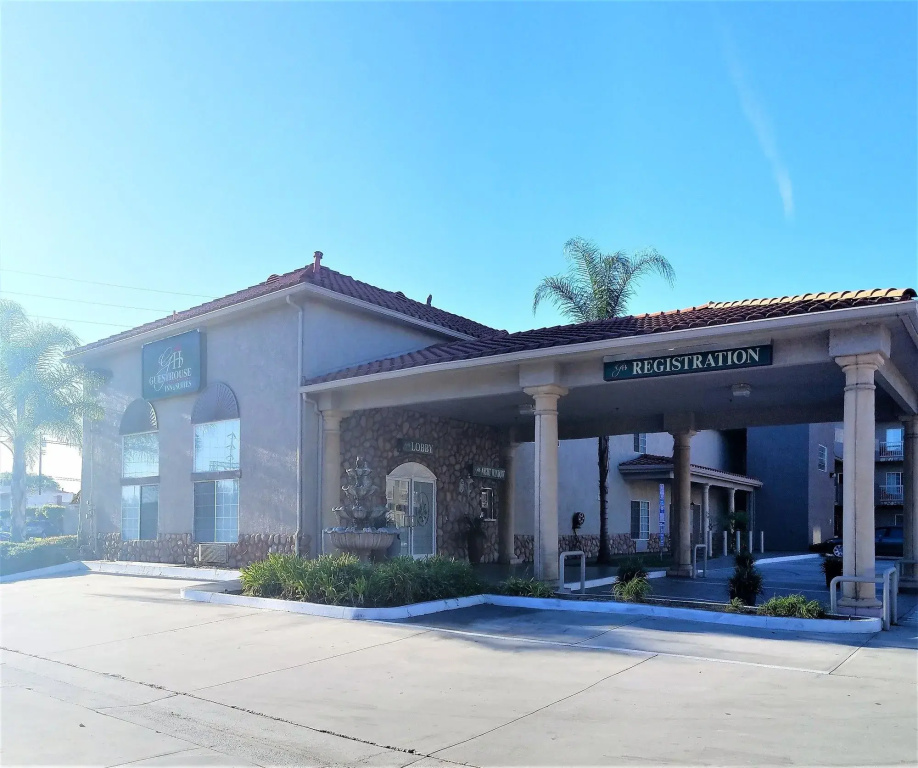 Mid City Inn and Suites