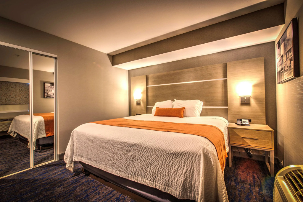 Best Western Plus Media Center Inn & Suites, photo 5