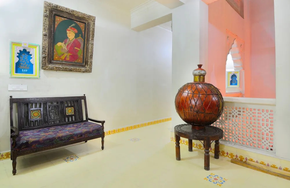 Staybook - Jyoti Mahal A Heritage Hotel
