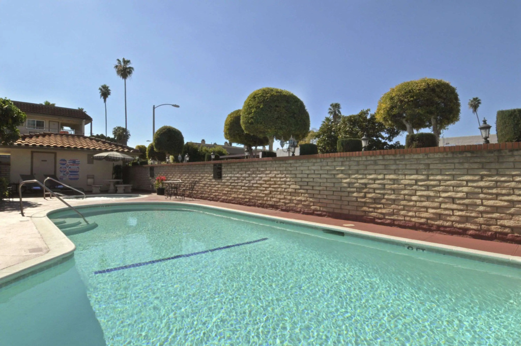 Ramada by Wyndham Pasadena — photo 7