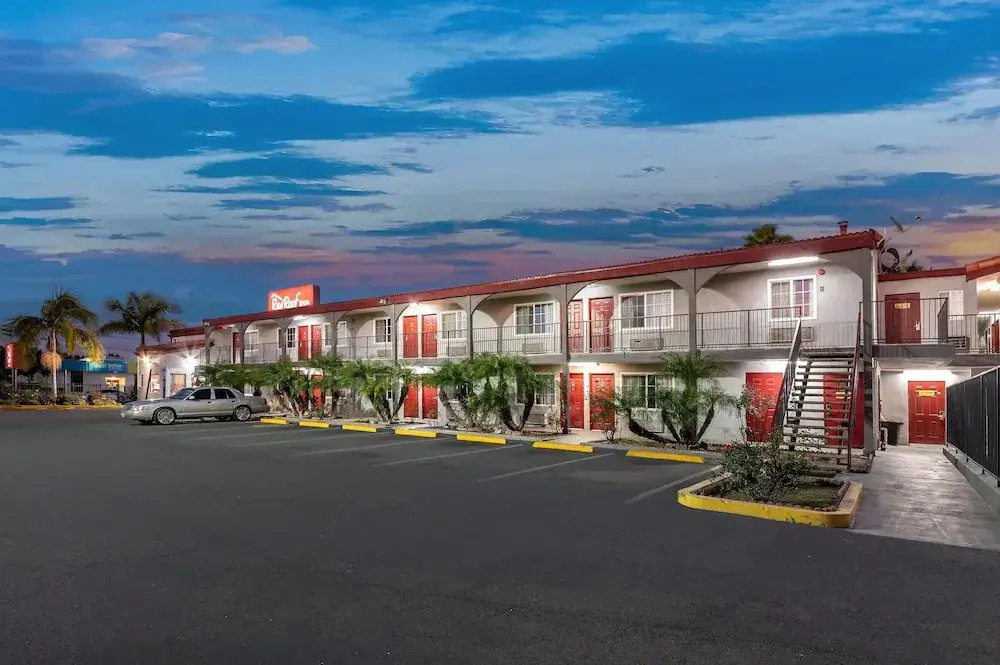 Red Roof Inn Los Angeles - Bellflower