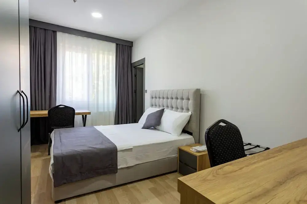 ATM Suite Hotel — photo 4