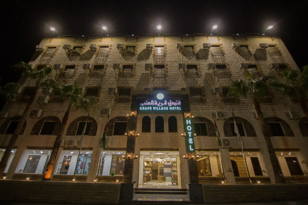 Grape Village Hotel