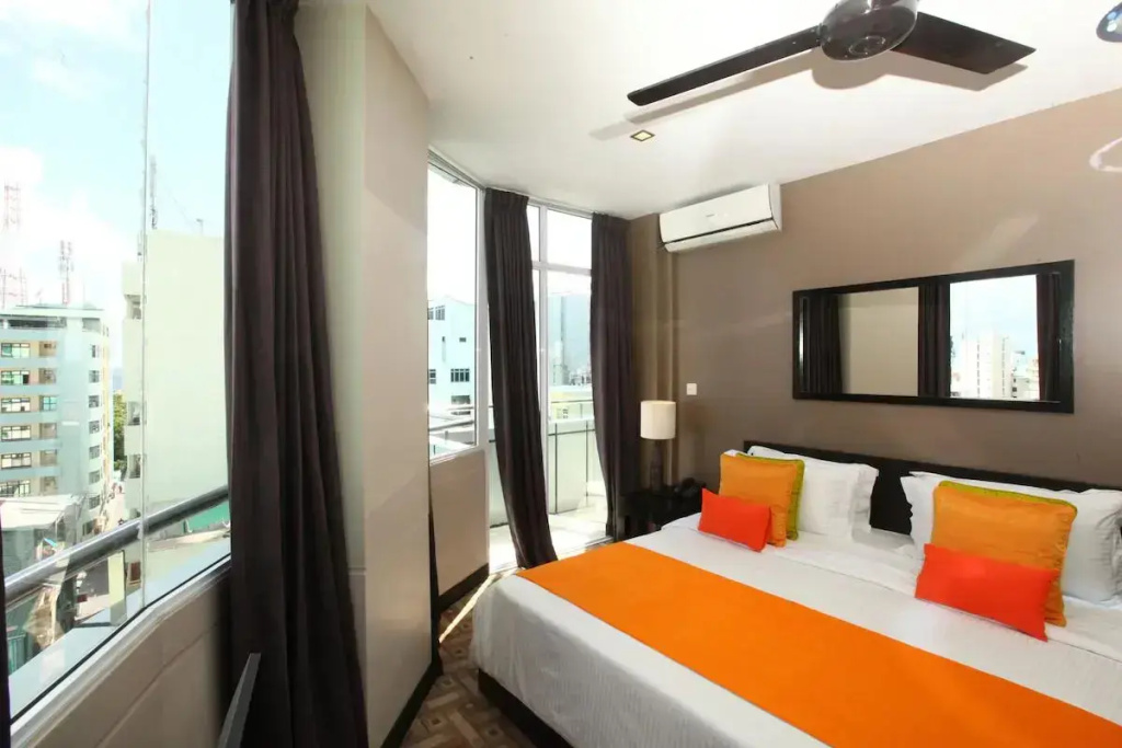 The Beehive Hotel — photo 7