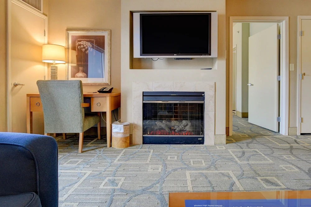 Sapphire Skyline Premium Suite, photo 5