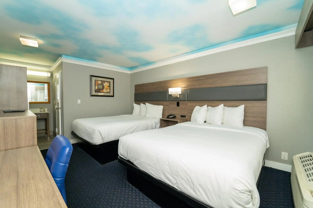 Hollywood Palms Inn and Suites — photo 4