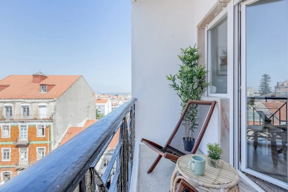 Renovated Sunny Apartment with Balcony, By TimeCooler — photo 7