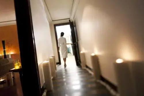 Lakeside Chalet, Mumbai - Marriott Executive Apartments, photo 5
