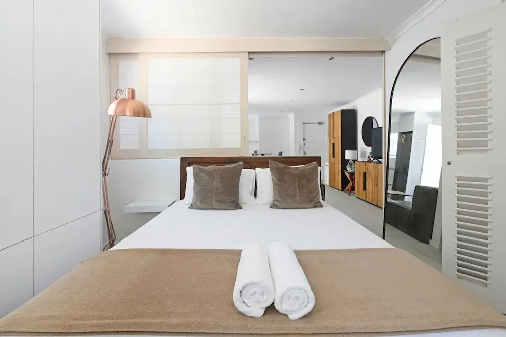 Spacious One Bed Table Mountain Views, photo 3