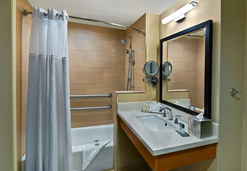 DoubleTree by Hilton San Pedro - Port of Los Angeles — photo 8