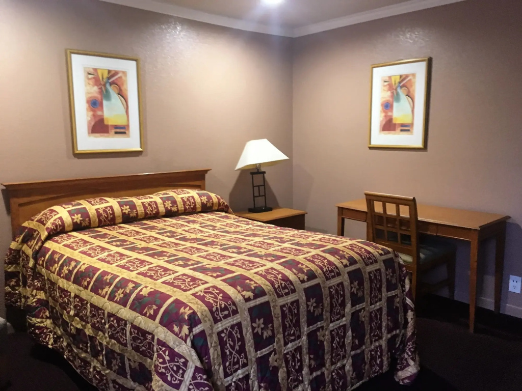 Mission Motel — photo 3
