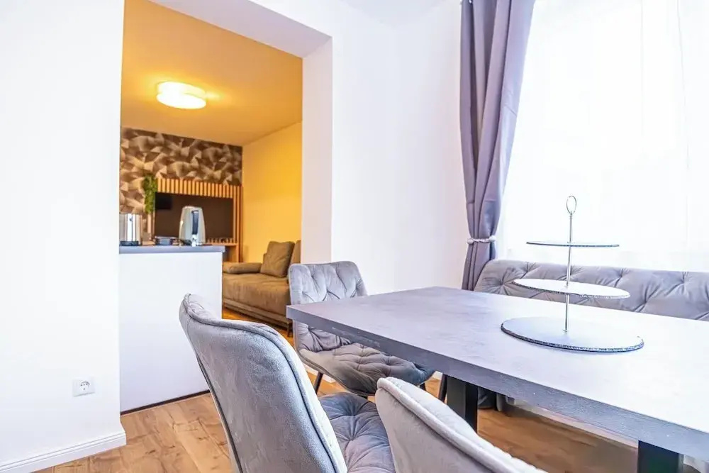 Comfy 1BR 1LR Apt Donaustadt Zones — photo 6