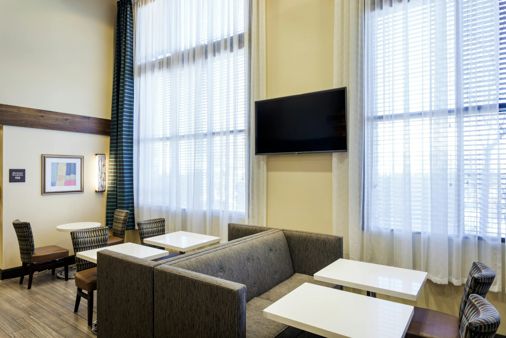 Hampton Inn & Suites Las Vegas-Red Rock/Summerlin, photo 3