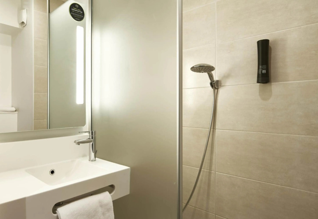 B&B HOTEL Saint-Denis Porte de Paris — photo 8