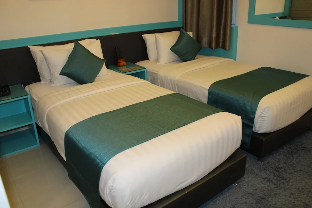 The Hive Beach Hotel — photo 4