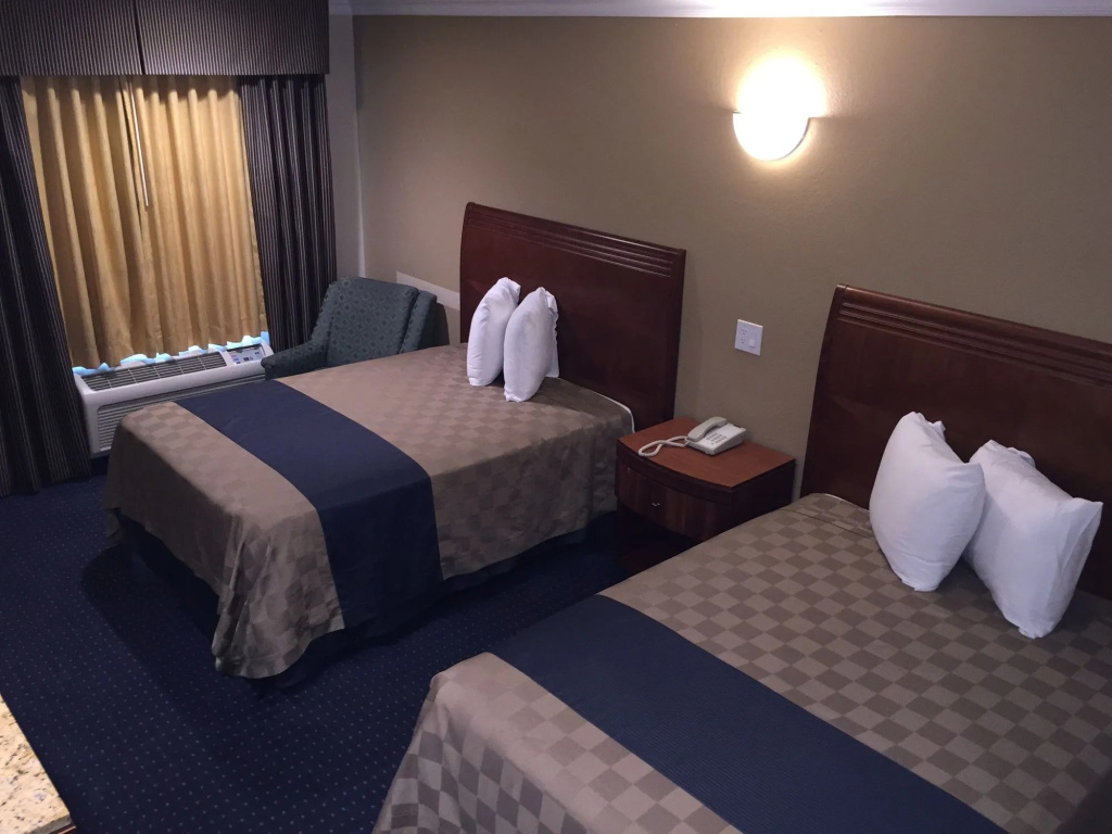 Walnut Inn & Suites West Covina — photo 6