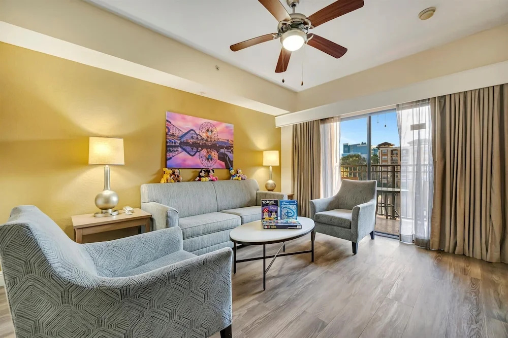 Top Floor 3B Balcony 10 Mins to Disney NO Fees, photo 4
