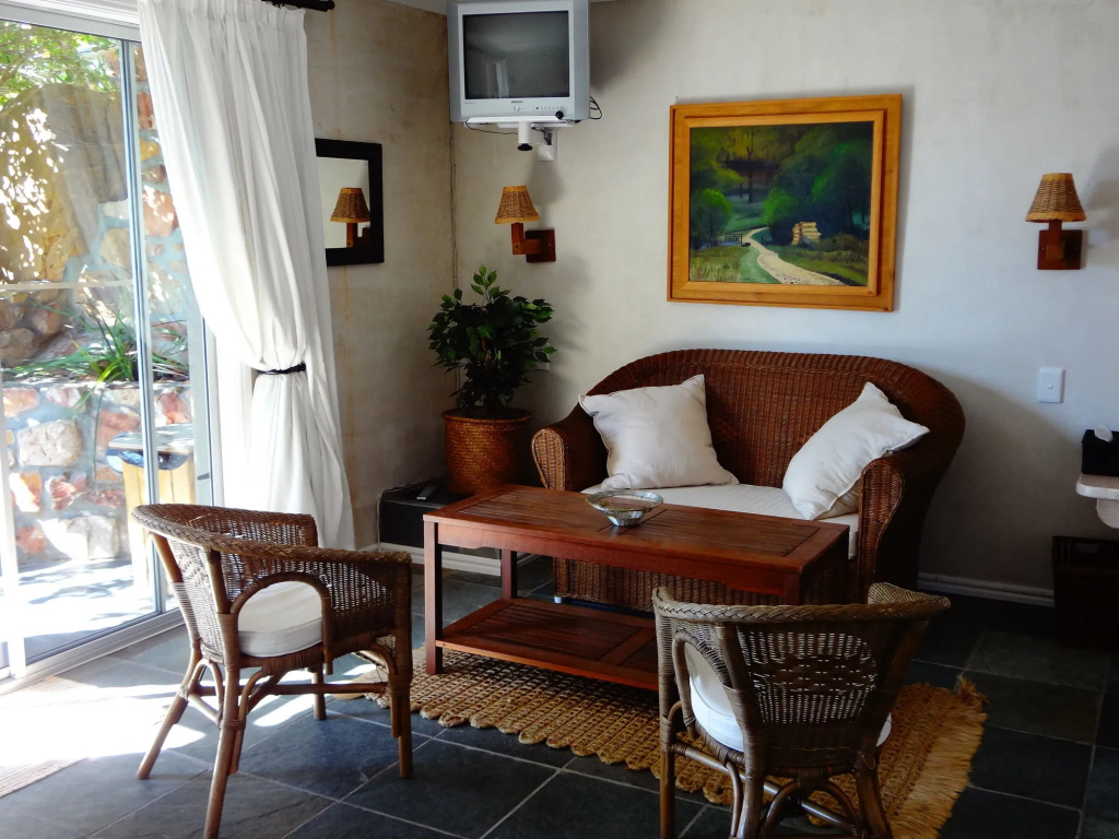 African Violet Guest Suites