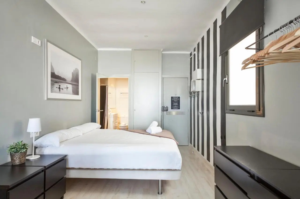 Fira Apartments — photo 2
