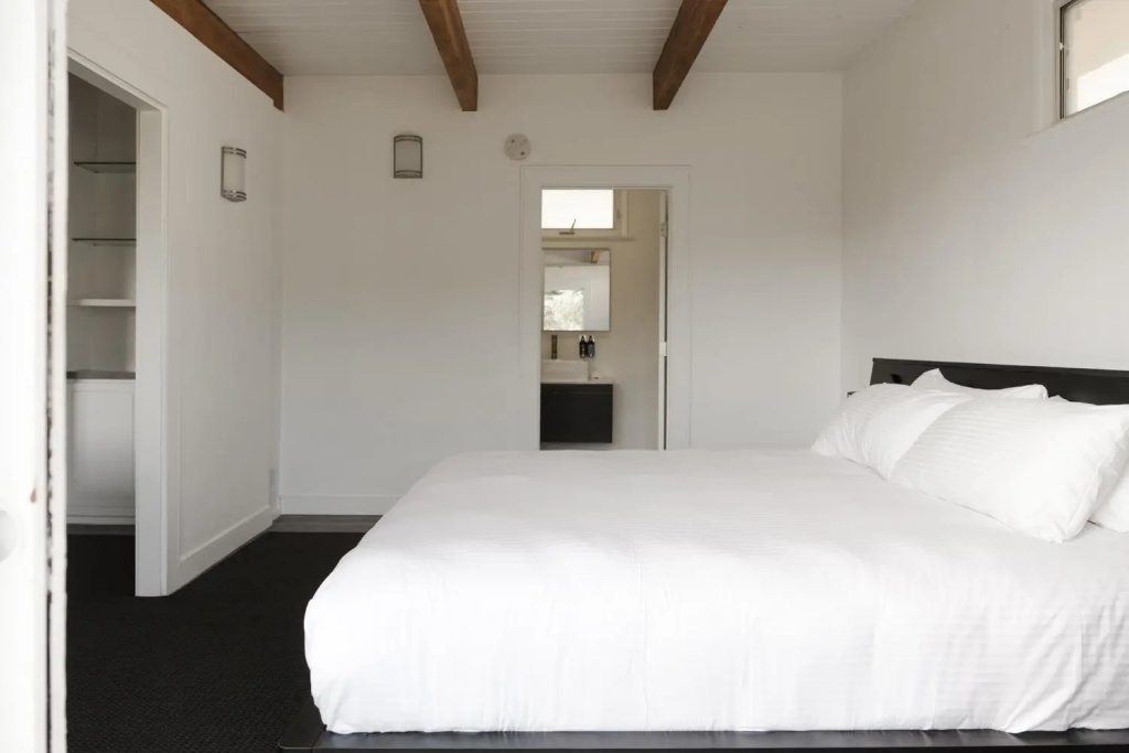 Hollywood Hills Hotel — photo 4