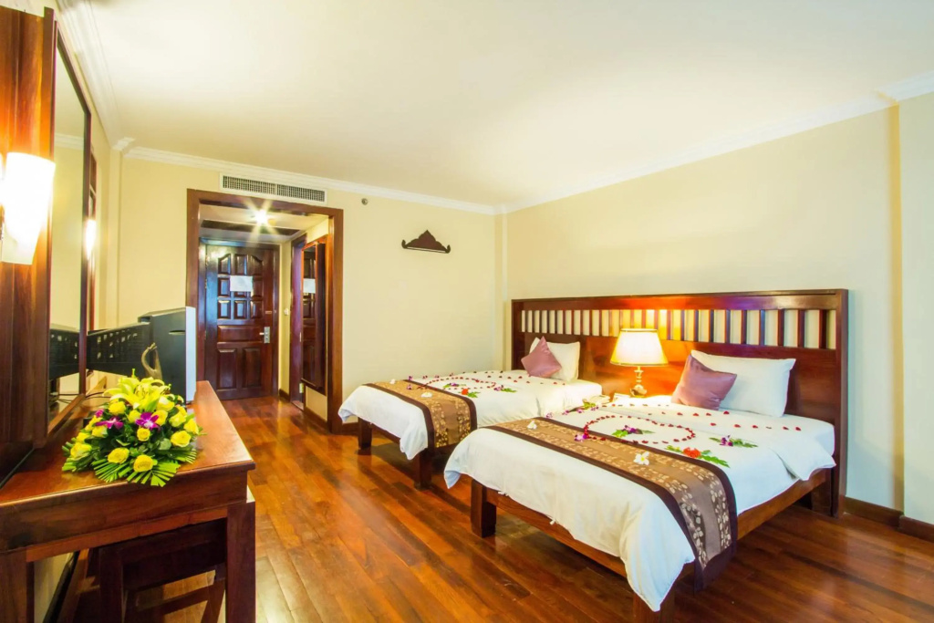 Royal Empire Hotel — photo 6
