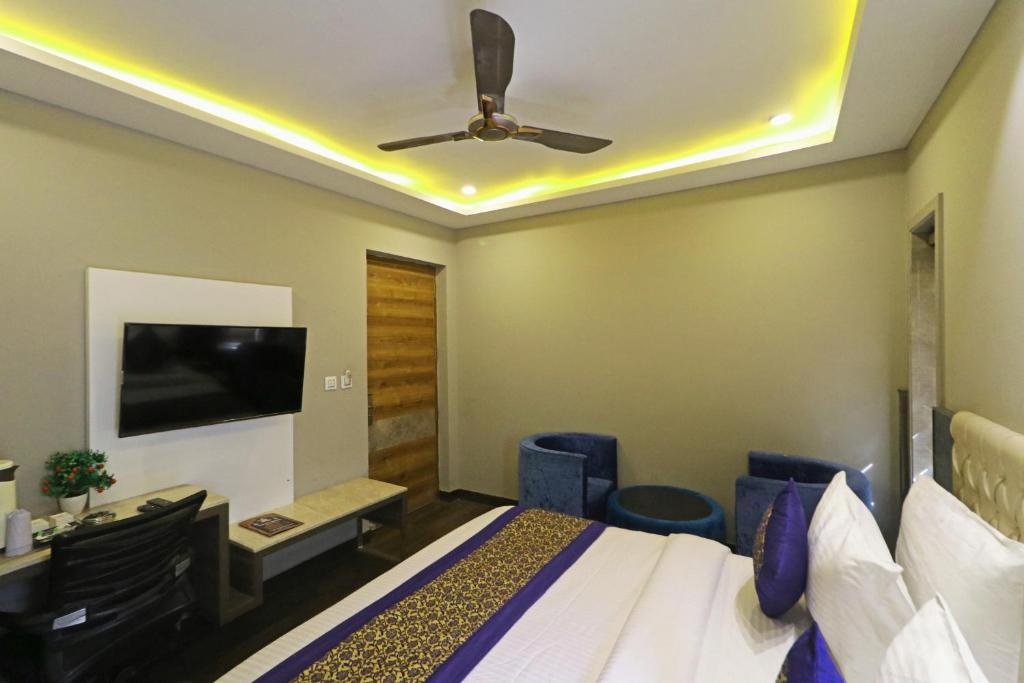 The IVY Grand Hotel in City Centre Delhi, photo 4