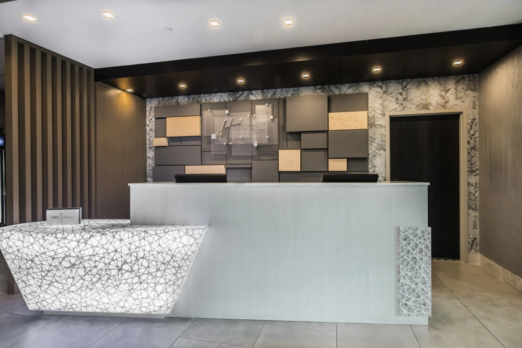 Holiday Inn Express & Suites Toronto Airport South by IHG, photo 2
