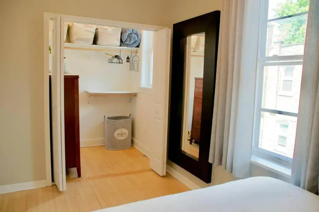 Sunny, Spacious, 3BR 1BA Davlin INN Chicago, photo 2