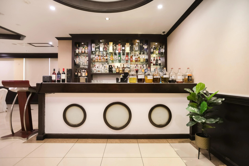Kingdom Hotel — photo 2