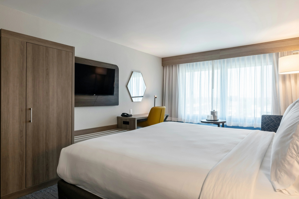 Holiday Inn Express Van Nuys by IHG, photo 3