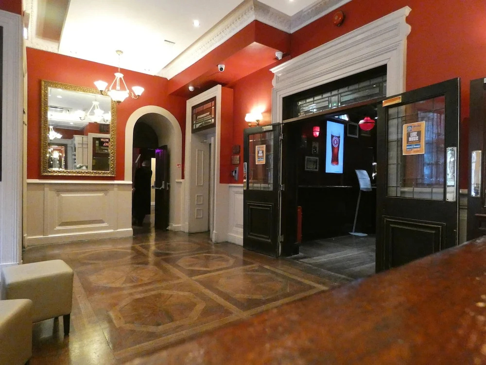 Jackson Court Hotel, photo 2