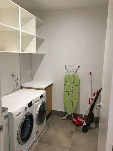 Acrossia Apartment Suites, photo 2