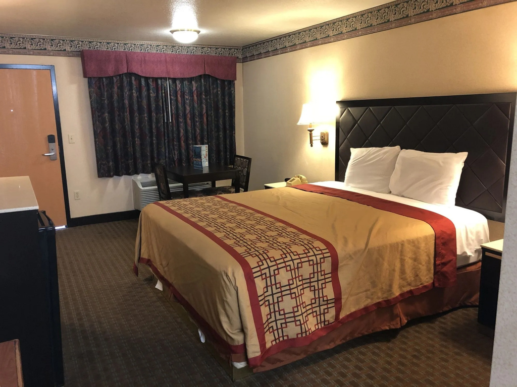 La Mirage Inn LAX Airport — photo 4