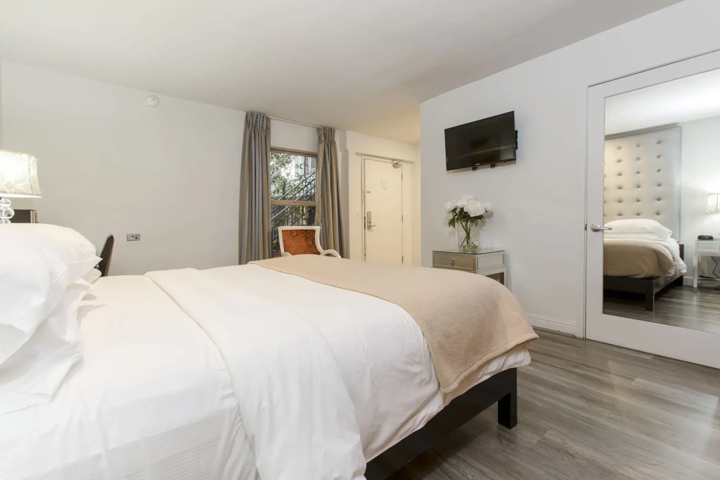 L.A. Sky Boutique Hotel — photo 3