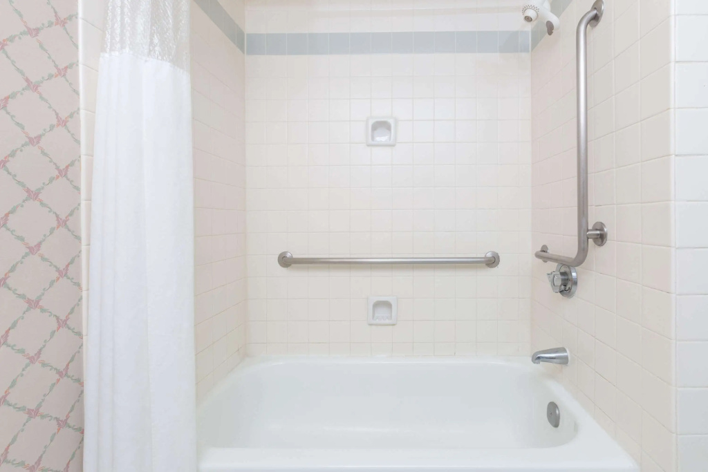 Ramada by Wyndham Hawthorne LAX / LA Stadium — photo 8
