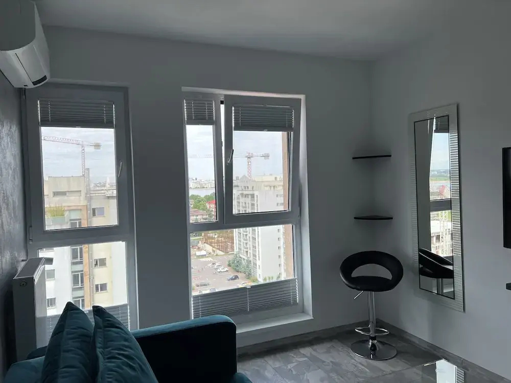 Cozy 2-Room Penthouse Lakeview W14 — photo 7