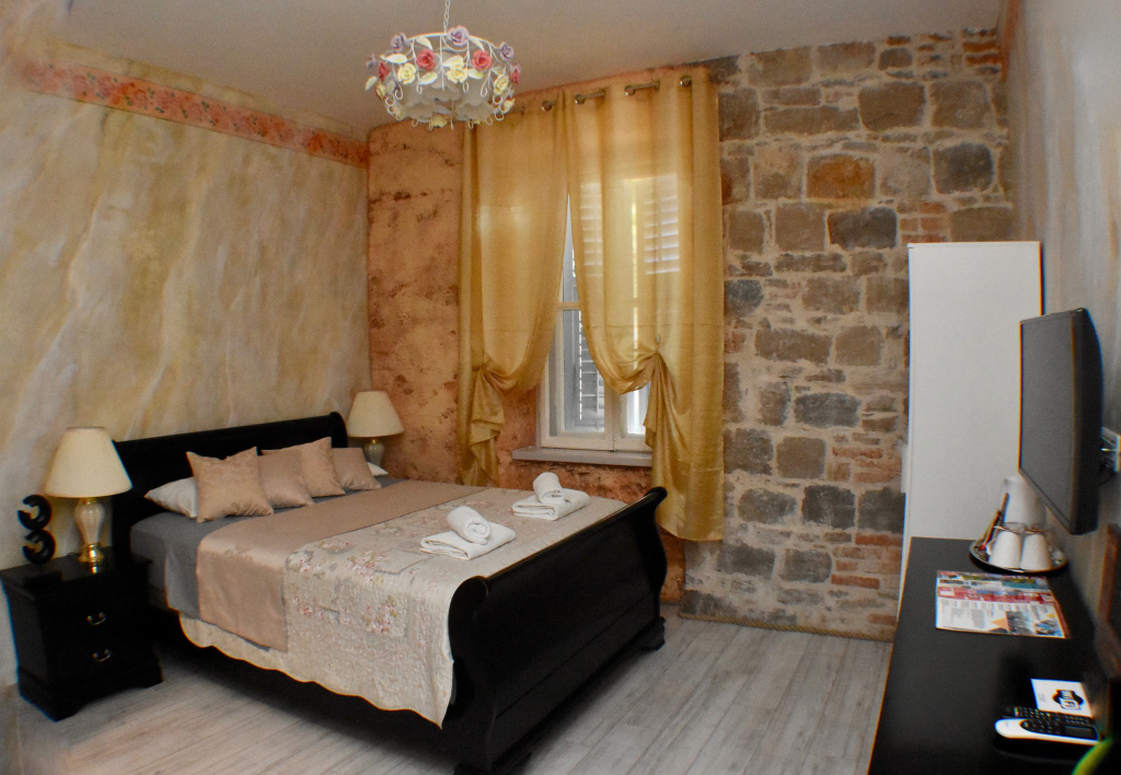 PIETRA ROSSA Luxury Rooms, photo 4