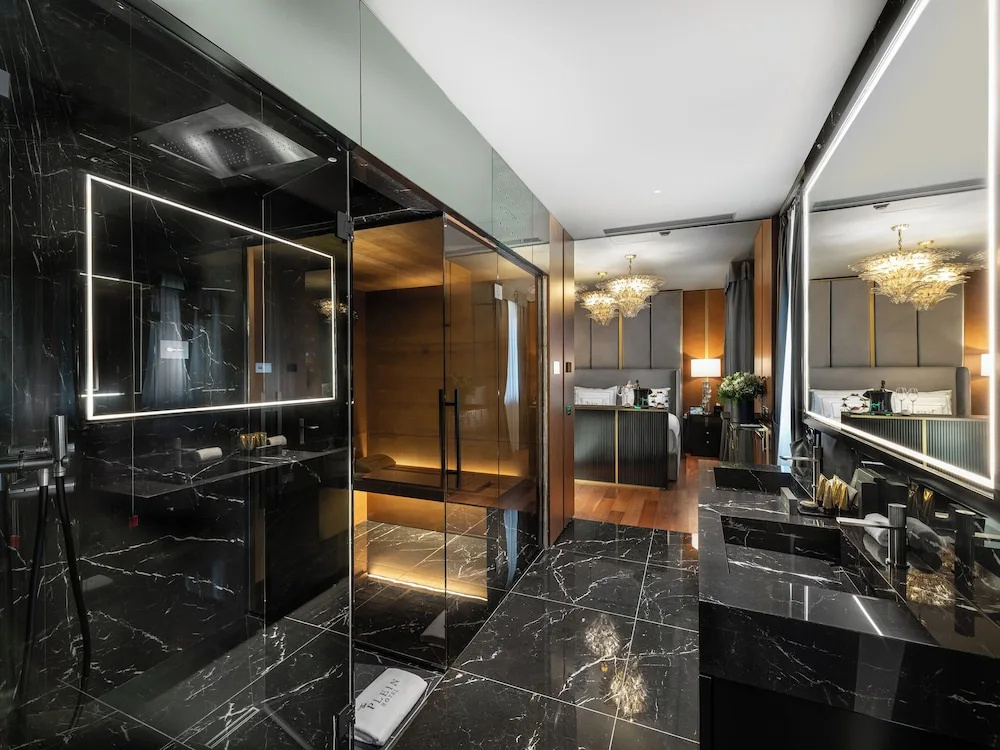 Hotel The Plein Hotel - Small Luxury Hotels of the World, photo 4