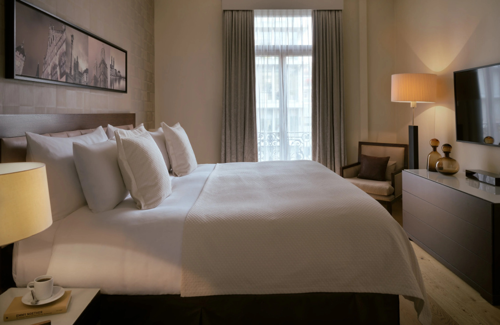 ALDEN Suite Hotel Spluegenschloss Zurich, photo 4